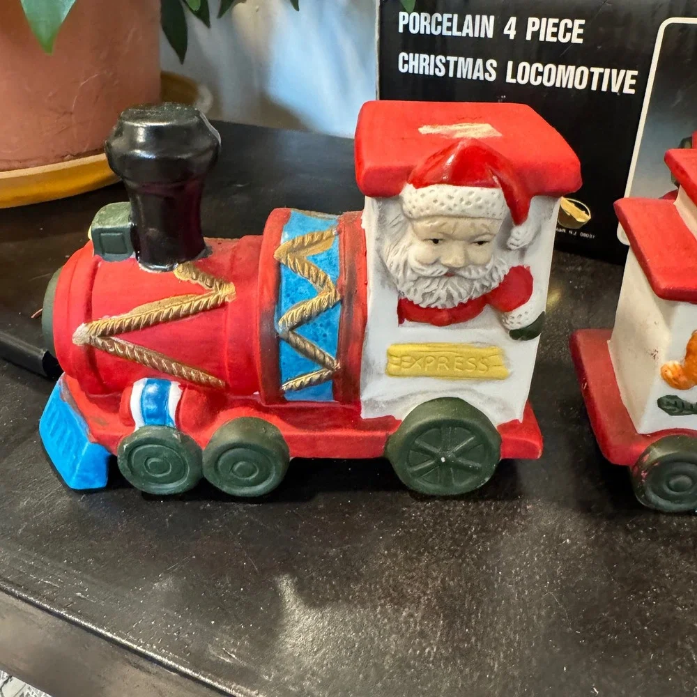 Vintage 1986 Price Products Porcelain 4 Piece Christmas‎ Locomotive Train Set